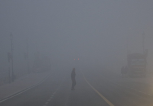 hindi-dene-fog-and-chilling-cold-to-perit-in-north-india-imd-warn-of-cold-wave-in-everal-tate--20240