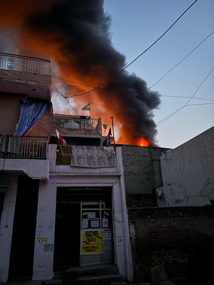 hindi-lead-three-killed-in-delhi-factory-blaze--20240215224805-20240216000635