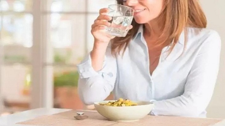 Disadvantages Of Drinking Water With Food