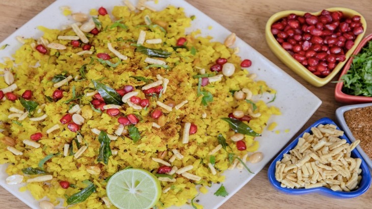 indori poha recipe hindi