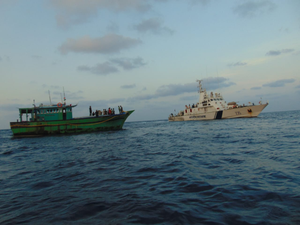 hindi-tranded-fihing-boat-recued-by-indian-coat-guard-off-karwar--20240416171206-20240416174713