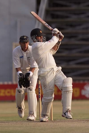 hindi-former-zimbabwe-cricketer-guy-whittall-injured-by-leopard--20240425144642-20240425161757